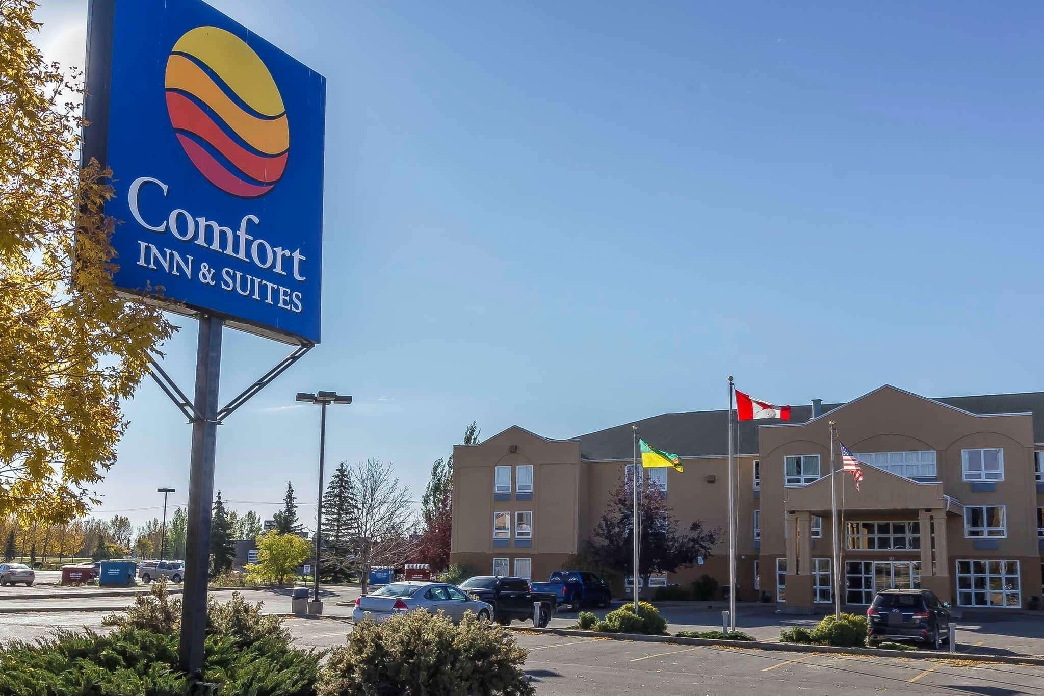 Comfort Inn & Suites Муус Джоу Екстериор снимка