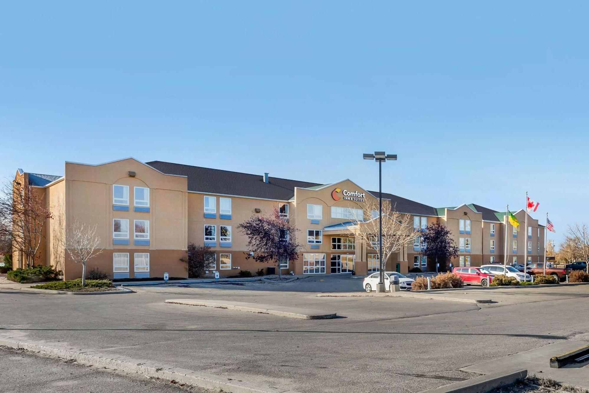 Comfort Inn & Suites Муус Джоу Екстериор снимка