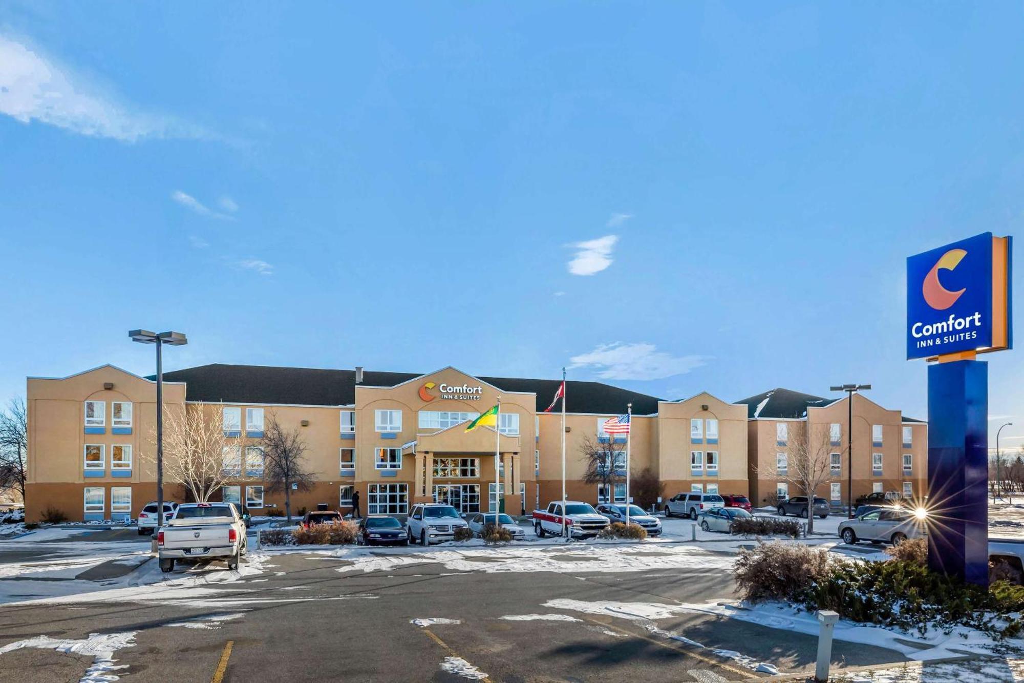 Comfort Inn & Suites Муус Джоу Екстериор снимка